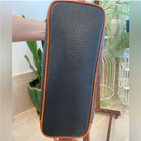 Dooney & Bourke Pebble Grain Large Tassel Crossbody, black 🖤 - Picture 6 of 12